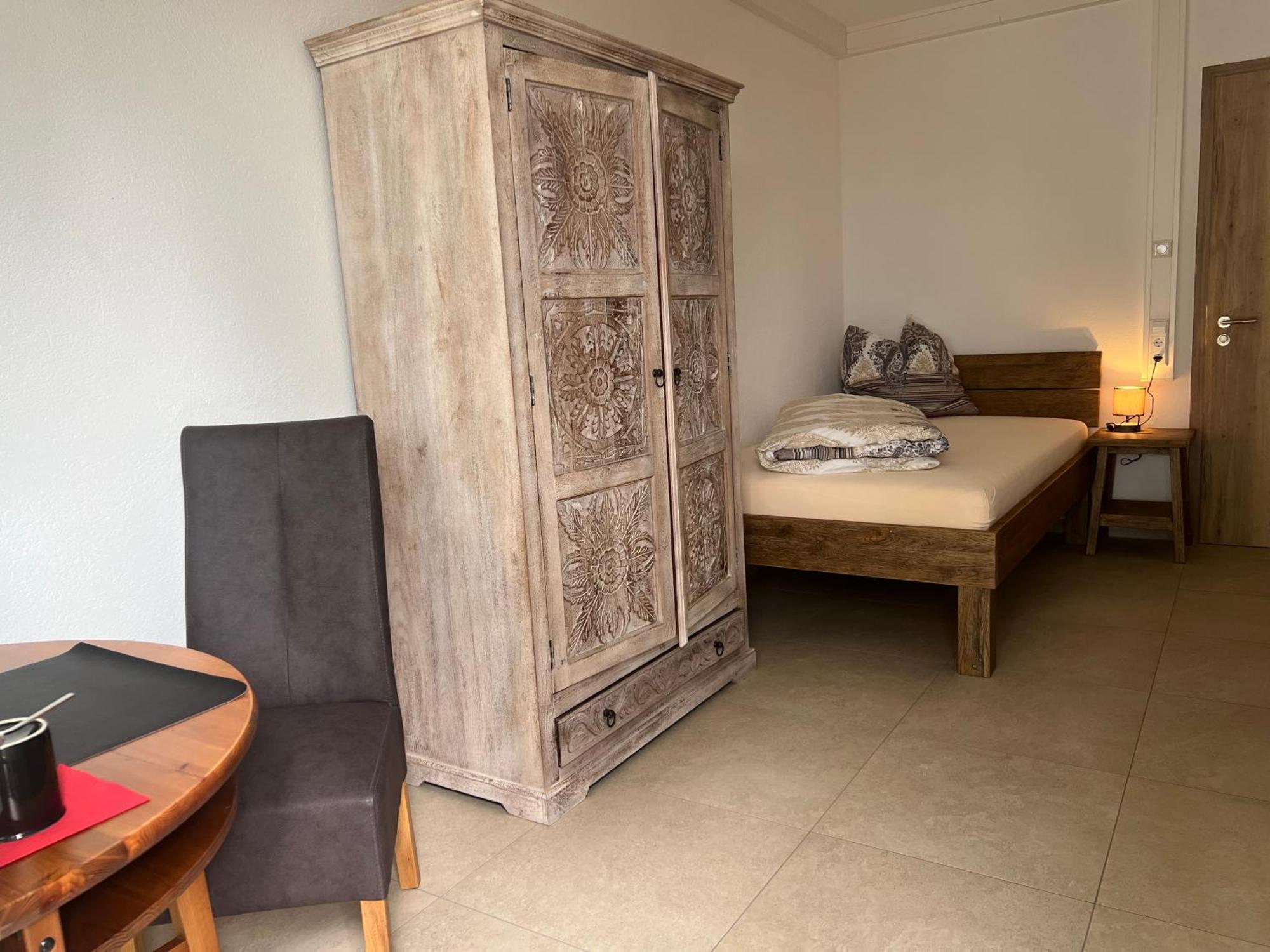 1 Mit Bad Ohne Kueche, 1 Person, 15 Qm, Direkt An Der Aach Appartement