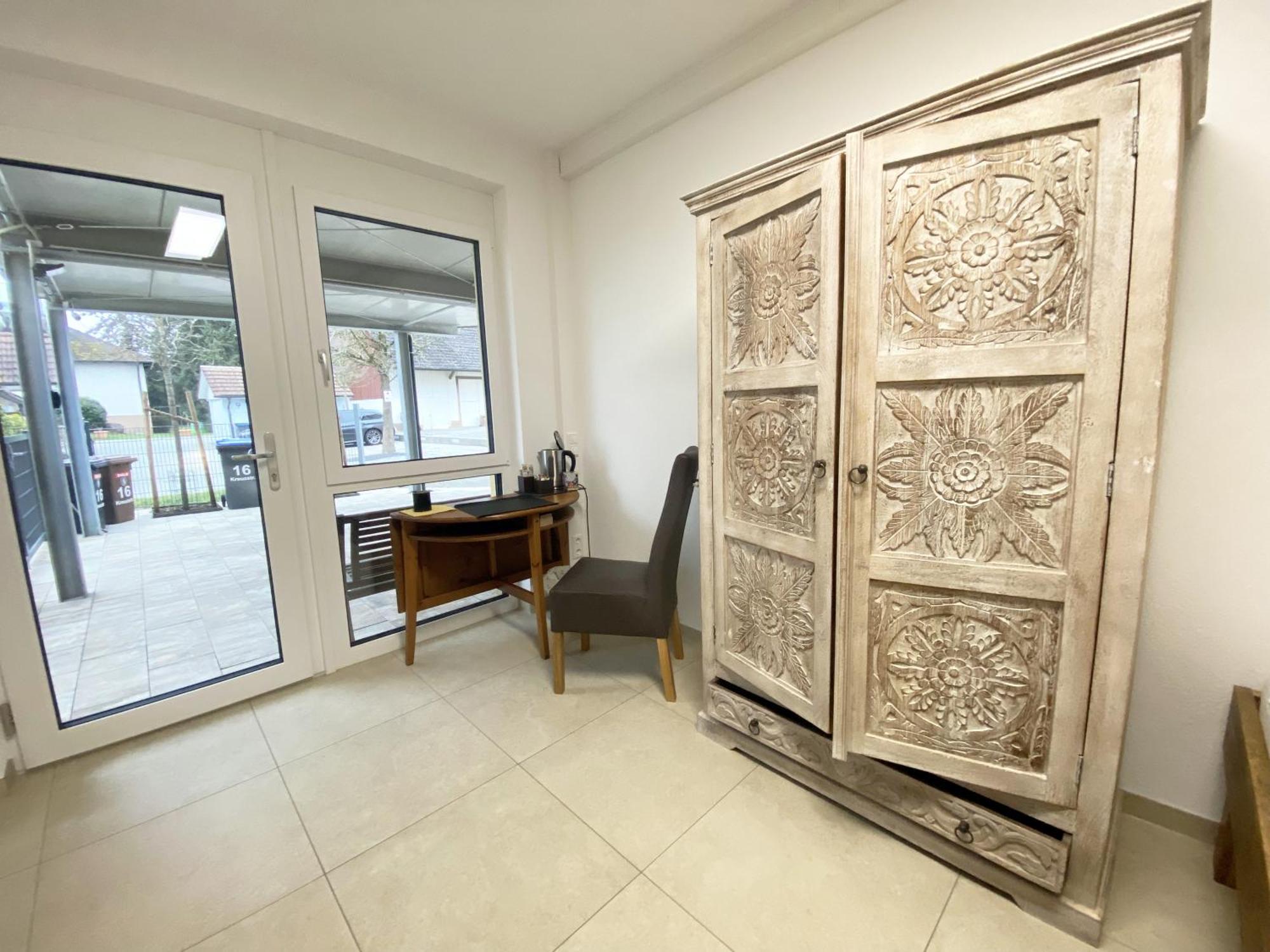Apartment 1 Mit Bad Ohne Kueche, 1 Person, 15 Qm, Direkt An Der Aach Singen